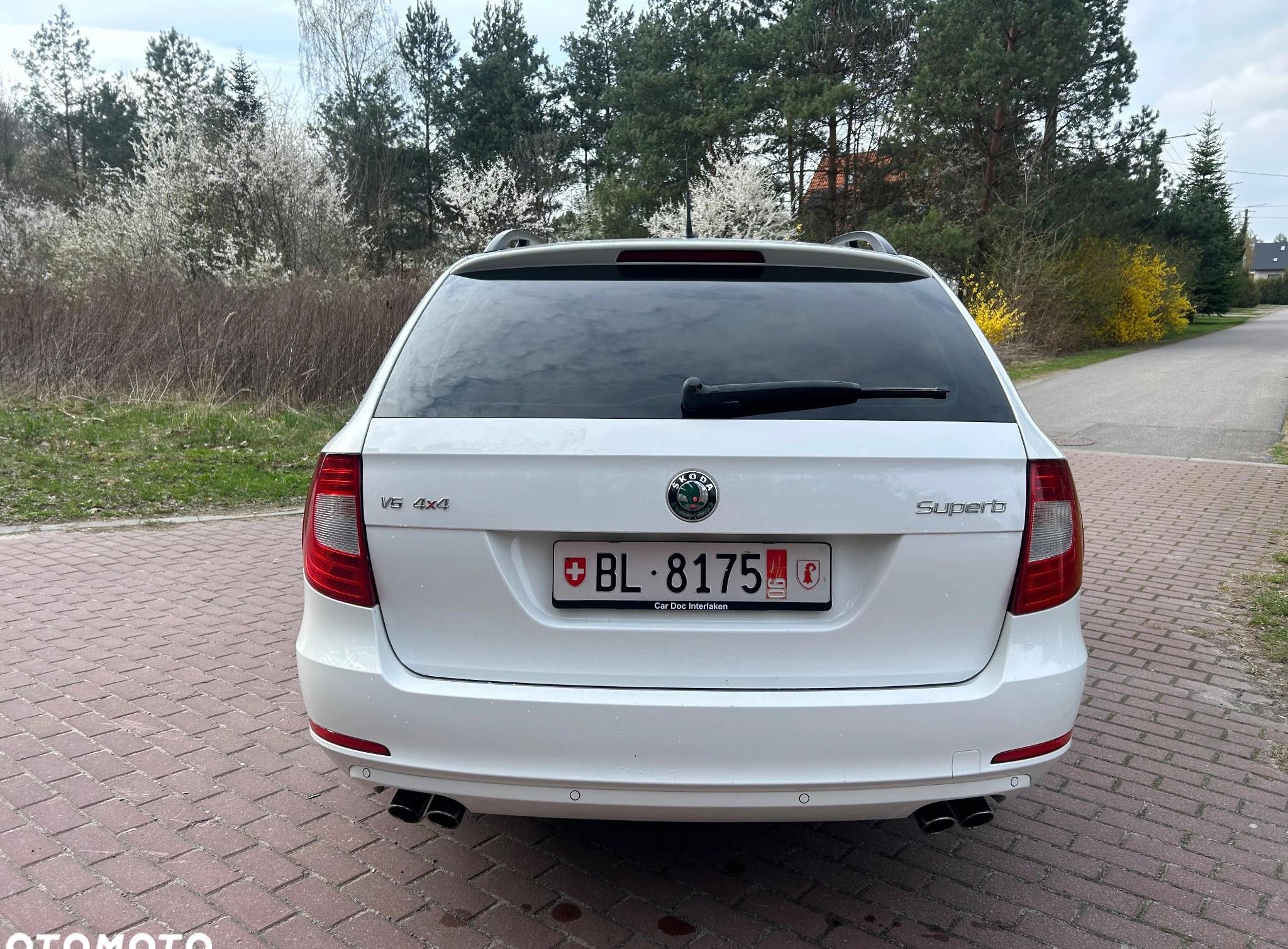 Skoda Superb cena 35049 przebieg: 198600, rok produkcji 2011 z Lublin małe 154